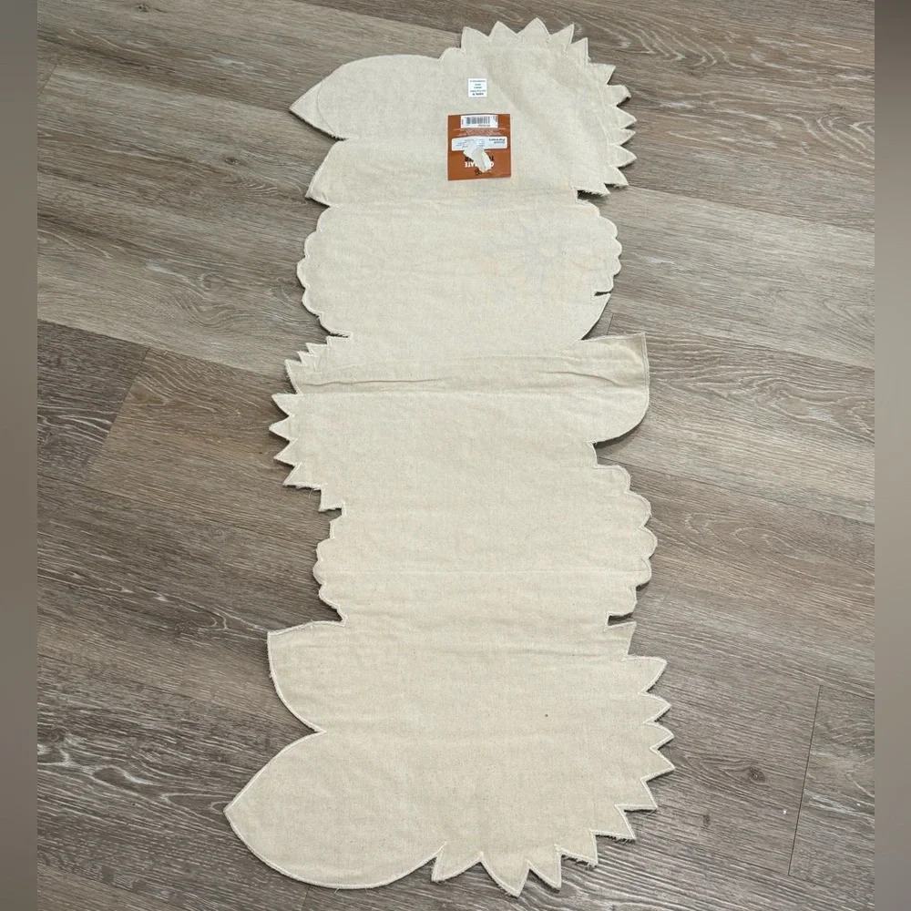 NWT Kohl's Embellished Burlap Sunflower Runner & Placemats Set